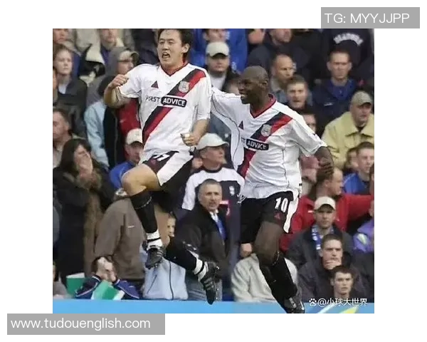 右脚天才领衔足球世界经典瞬间 揭秘当代右脚球星的辉煌成就与影响