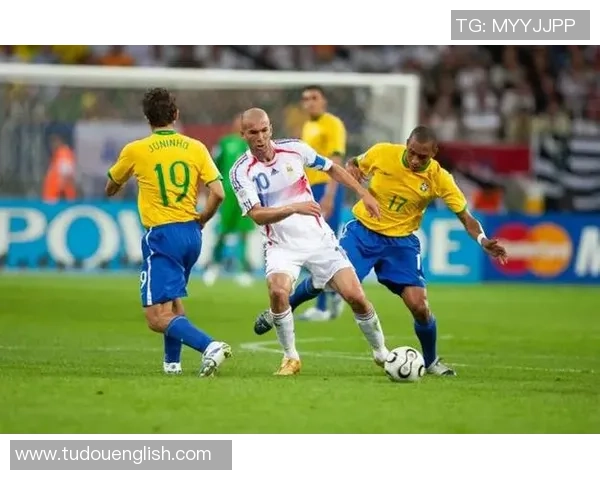 足球明星魅力不减当年,谁是年纪越大越帅的佼佼者? 足球明星魅力不减当年,谁是年纪越大越帅的佼佼者?